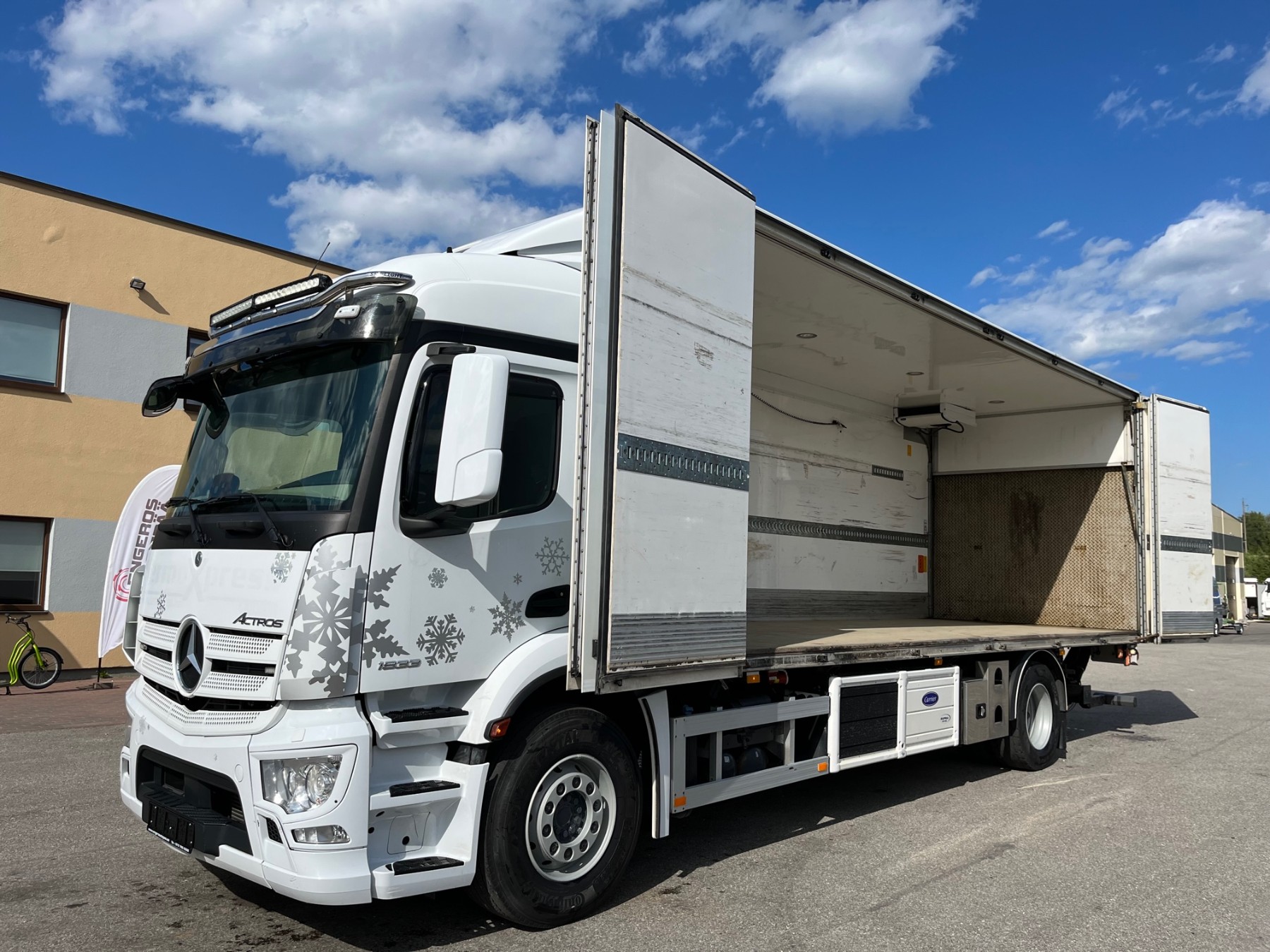 Mercedes-Benz Actros 1833 4x2 EURO 6 + SIDE OPENING + ADR + CARRIER